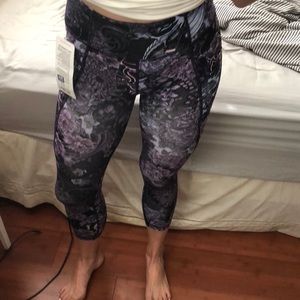 Lululemon size 4 Time to Sweat Crop